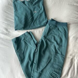 Figs Men Aqua Scrub Set